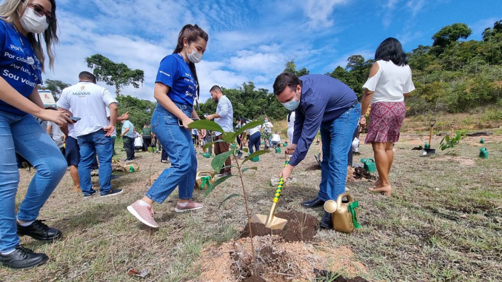 Plantio mudas voluntários Aegea