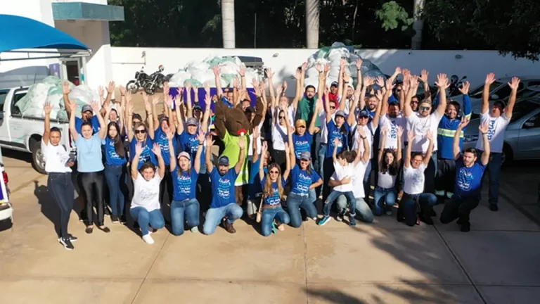 Voluntariado entrega 5,5 toneladas de agasalhos em Campo Grande