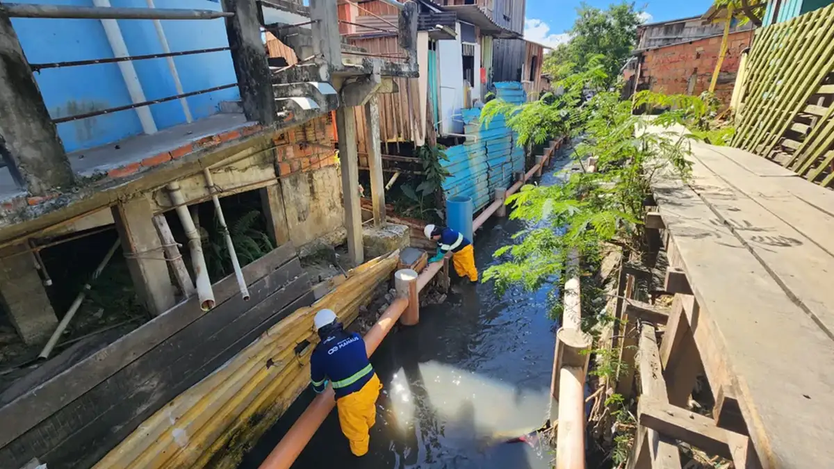 Rede de esgoto pioneira em áreas de palafitas melhoram igarapés