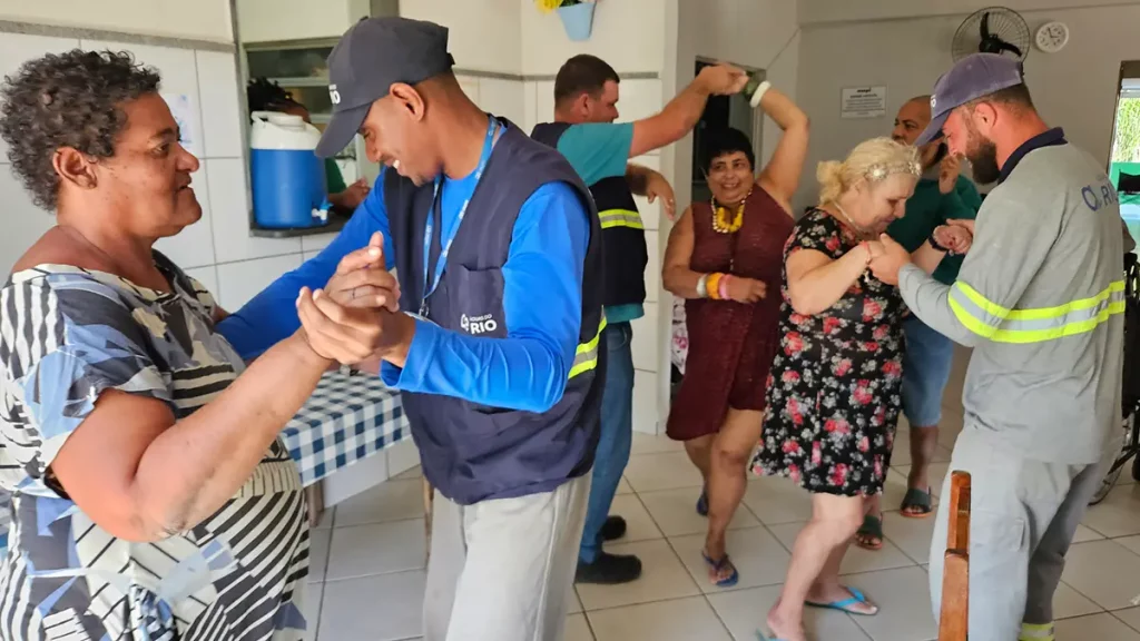 Voluntários da Águas do Rio contam como é fazer a diferença na vida de outras pessoas