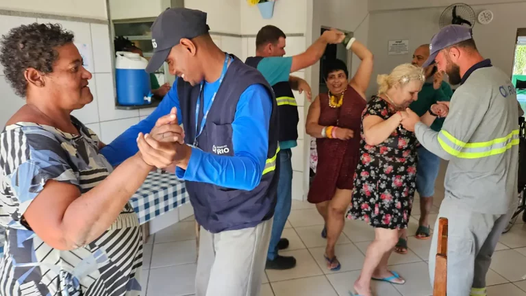 Voluntários da Águas do Rio contam como é fazer a diferença na vida de outras pessoas