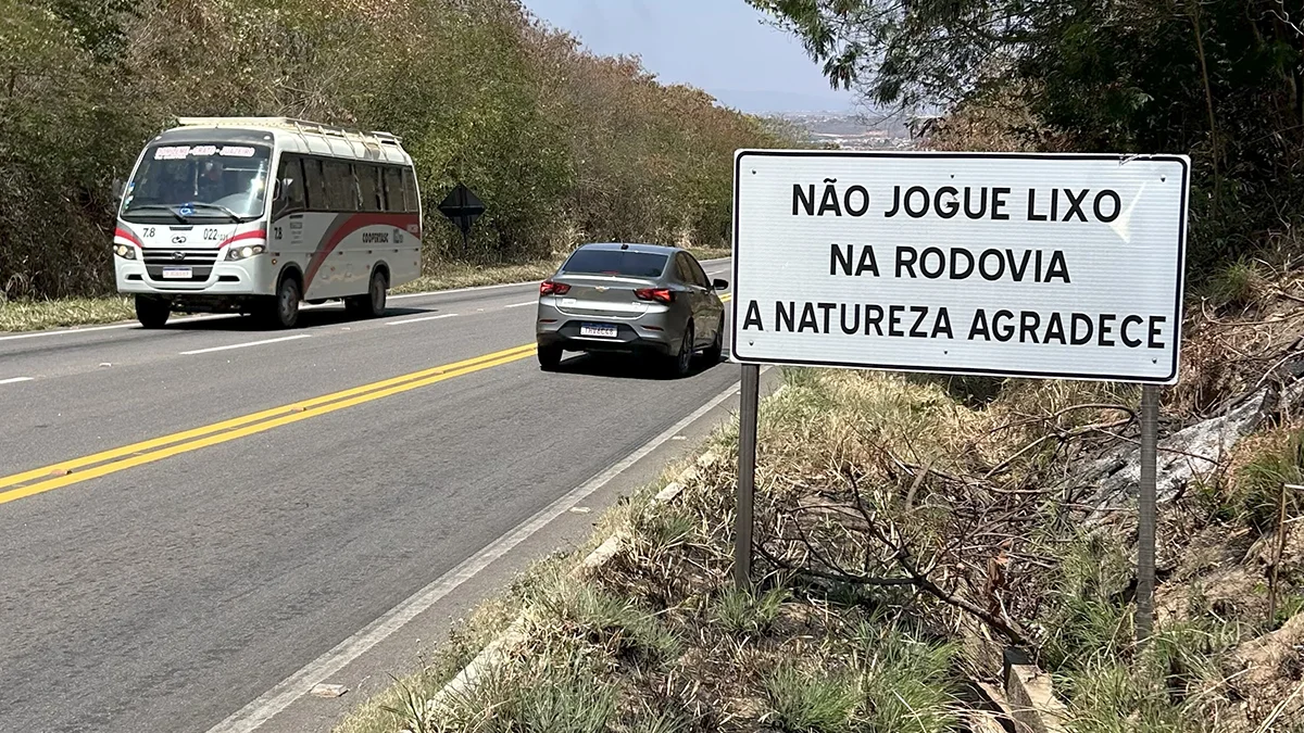 Cumprindo papel fundamental na reciclagem de materiais, profissionais são capacitados e recebem Equipamentos de Proteção Individual (EPI) da Regenera Cariri e da prefeitura de Farias Brito.