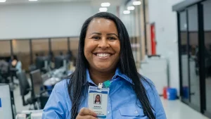 Vídeo mostra como mulheres contribuem para o avanço do saneamento