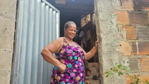 Chegada da água tratada muda rotina de moradores de cidades do Rio