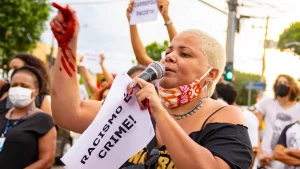 Combate à discrimação racial: uma luta antiga