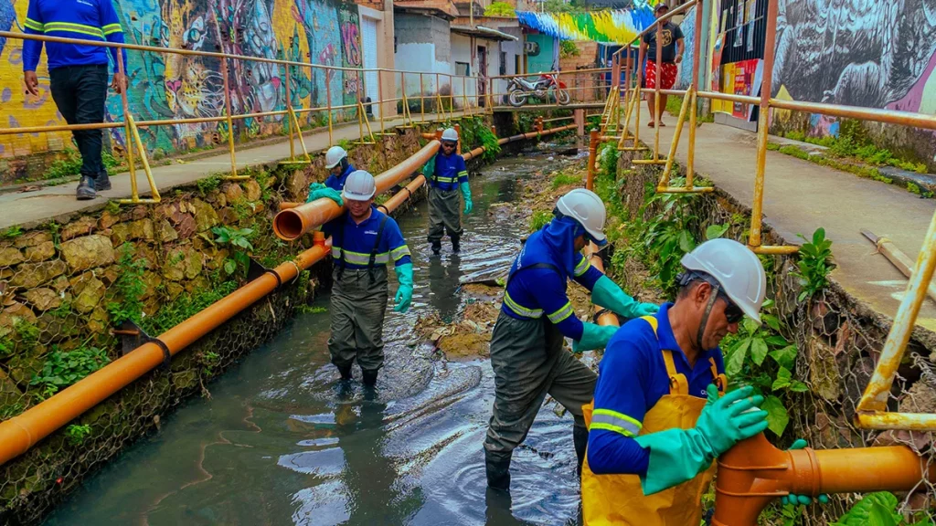 Dia da Amazônia: saneamento avança entre igarapés de Manaus